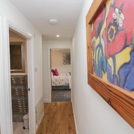 Yewdale View דירה