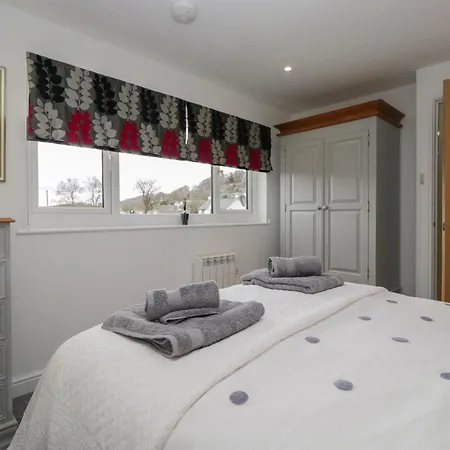 דירה Yewdale View